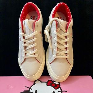 **CONVERSE X Hello Kitty One Star Suede Low Top**